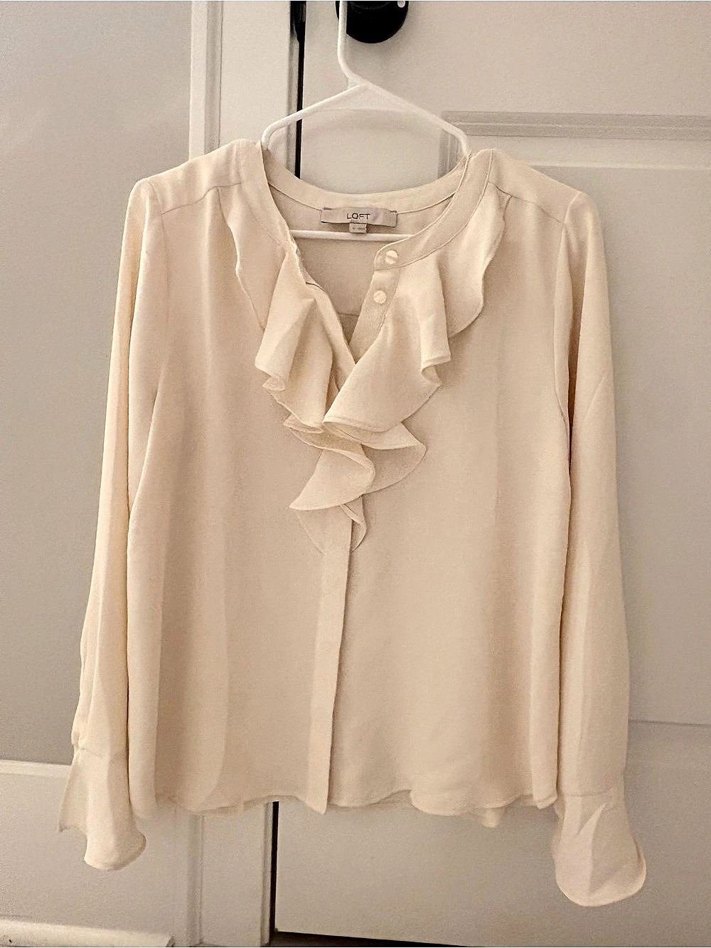LOFT Ruffle Blouse in Cream Size Small